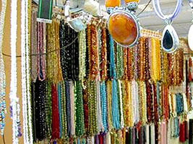 Kuwentong Kalye | Beads